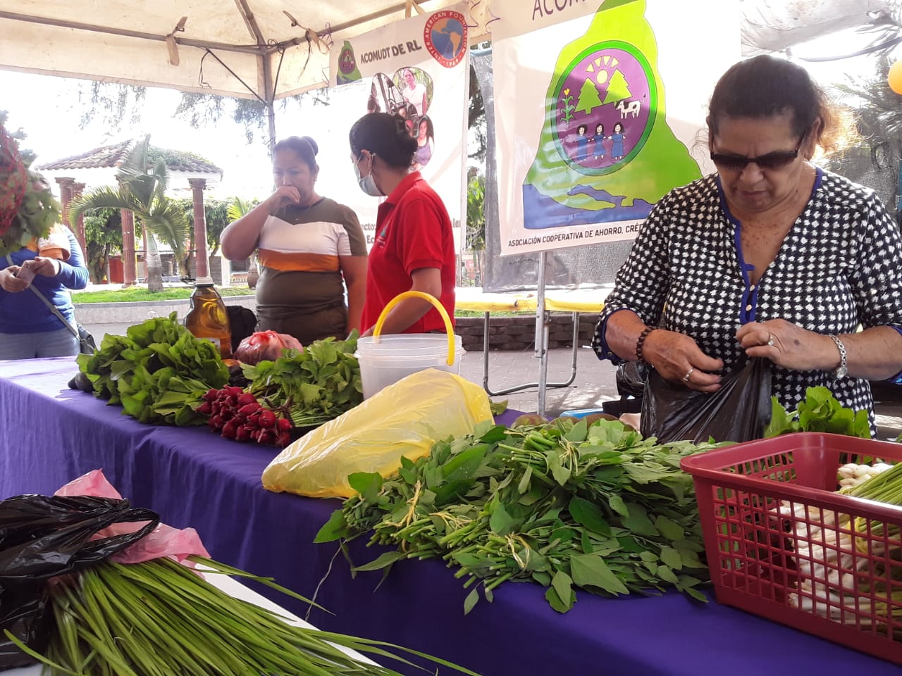 Participación de Acomudt en Mercadito Solidario 